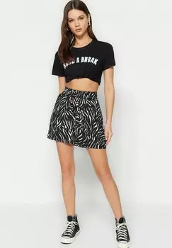 Шорты Trendyol, черный