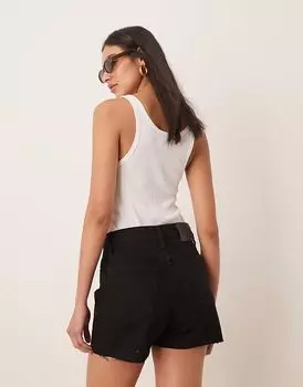 Шорты в стиле mom с необработанным краем Calvin Klein Jeans черного цвета