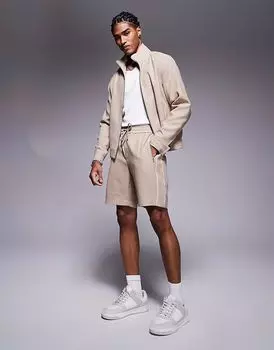 Шорты в тонкую полоску от River Island в цвете «камень»