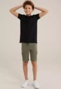 Шорты We Fashion, зеленый