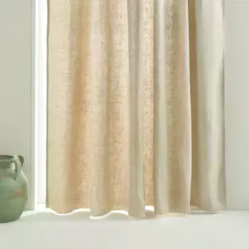 Штора изготовлена из многофункциональной системы Sidney El Corte Ingls, естественный