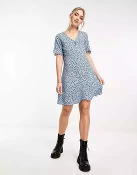 Синее лугово-голубое платье Monki с v-образным вырезом и короткими рукавами