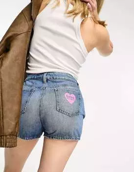Синие джинсовые шорты с сердечками Love Moschino