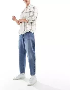 Синие зауженные джинсы с потертостями ASOS