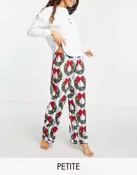 Синяя и белая длинная пижама с рождественским венком и топом на пуговицах Chelsea Peers Petite