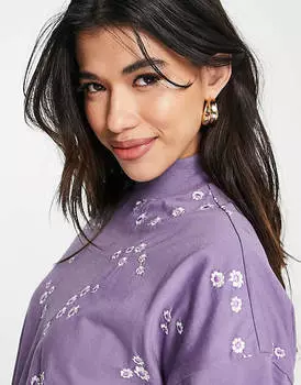 Сиреневая футболка свободного кроя с высоким воротником и вышивкой ромашками ASOS DESIGN
