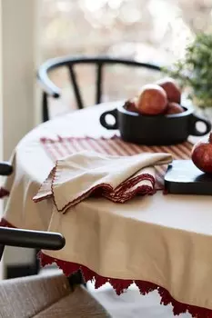 Скатерть Svanefors, диаметр 160 см, красный