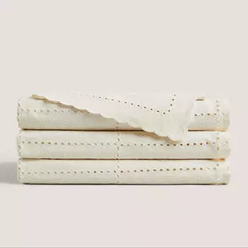 Скатерть Zara Home Embroidered Check