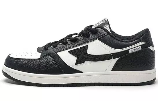 Скейтбординговые туфли мужские низкие черные/белые Xtep