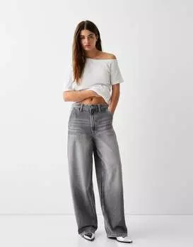 Скейтерские джинсы с потертым эффектом Bershka, серый