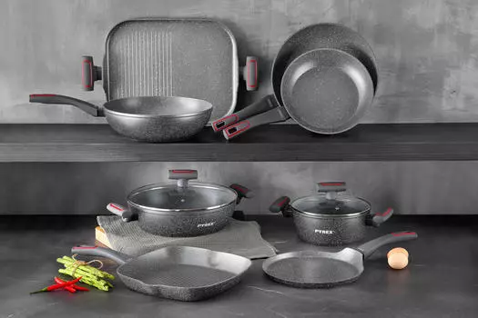 Сковорода с антипригарным покрытием из птфэ 28 см, черный