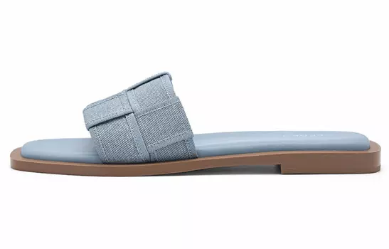 Слайд женский Pedro