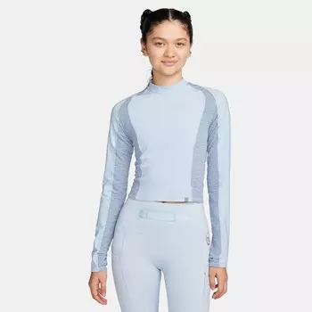 След женской блузки Nike, голубой