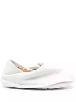 Слиперы x Issey Miyake Peu Form Camper, белый
