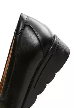 Слипоны Derimod, черные