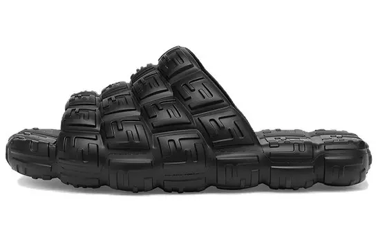 Слипоны с тисненым логотипом Fendi