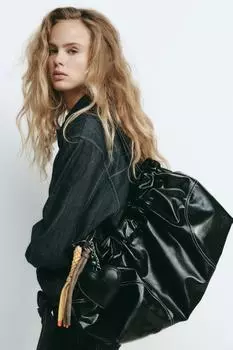 Собранная сумка-тоут с подвесками ZARA, черный
