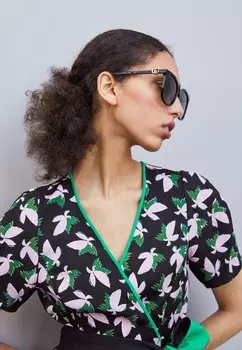 Солнцезащитные очки Gucci, черные