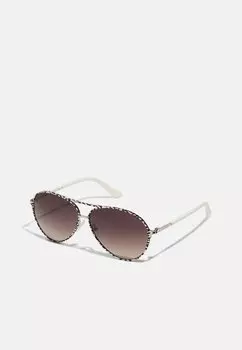 Солнцезащитные очки Guess