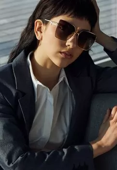 Солнцезащитные очки Guess