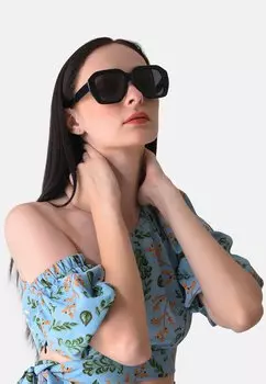 Солнцезащитные очки Haute Sauce, черный