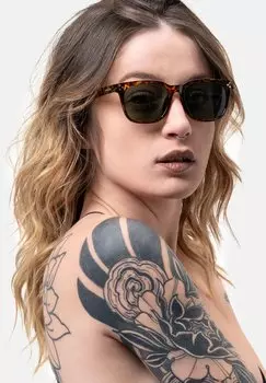 Солнцезащитные очки Moapa Smooder, стильная черепаха