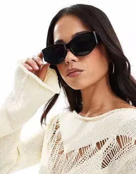 Солнцезащитные очки New Look большого размера в овальной оправе черного цвета