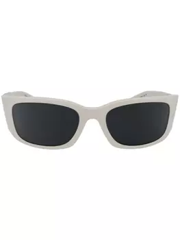 Солнцезащитные очки Prada Eyewear 0PRA19S в прямоугольной оправе, белый