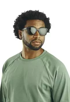 Солнцезащитные очки Sinner, черный