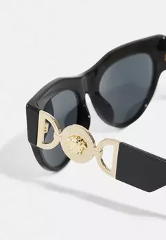 Солнцезащитные очки Versace, черные