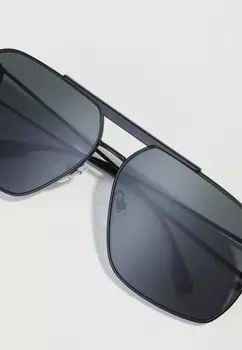 Солнцезащитные очки Versace, черный