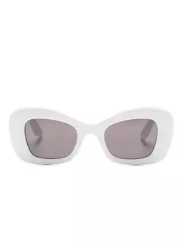 Солнцезащитные очки в массивной оправе Alexander McQueen Eyewear, белый