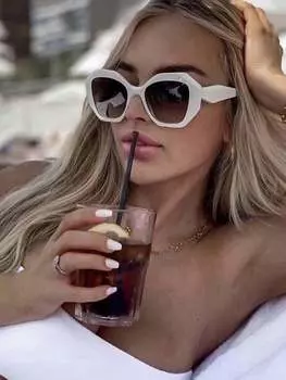 Солнцезащитные очки женские, белый