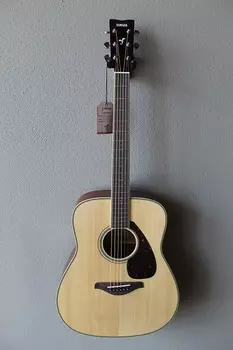 Совершенно новая акустическая гитара Yamaha FG820 Solid Top Dreadnought - Natural