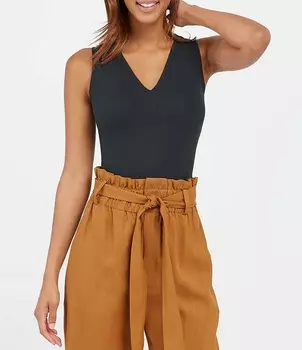 Современное боди-майка Spanx с V-образным вырезом, разглаживающее животик, черный