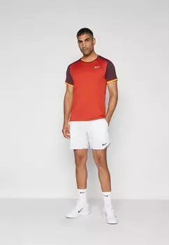 Спортивная футболка Nike, красный