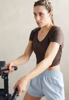 Спортивная футболка One Classic Nike, цвет baroque brown/black