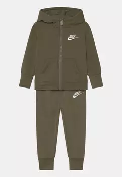 Спортивная куртка Sustainable Set Unisex Nike, цвет medium olive