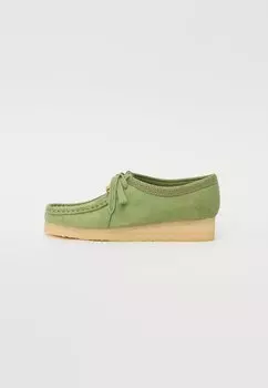 Спортивная обувь на шнуровке WALLABEE Clarks Originals, зеленый