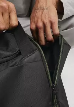 Спортивная сумка MERCEDES-AMG PETRONAS MOTORSPORT Puma, цвет black