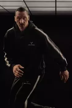 Спортивная толстовка с капюшоном из материала DryMove свободного покроя. H&M, черный