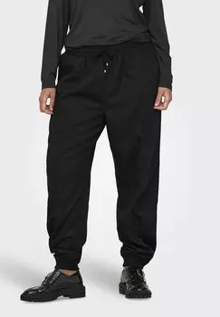 Спортивные брюки CARMELIA LOCKER GESCHNITTEN ONLY Carmakoma, черный