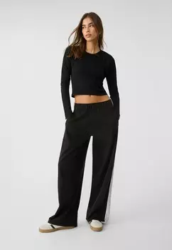 Спортивные брюки PLUSH WITH SIDE STRIPE Stradivarius, черный