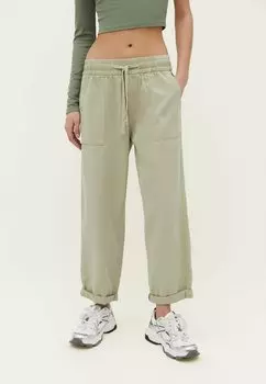 Спортивные брюки Stradivarius, зеленый