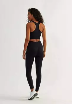 Спортивные бюстгальтеры со средней поддержкой FORCE SEAMLESS BeShaped, черный