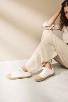 Спортивные кроссовки в стиле эспадрилий Forever Comfort на шнуровке с отрезанными носками Next, белый