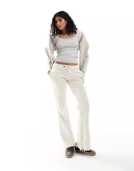 Спортивные расклешенные брюки-джоггеры с низкой посадкой кремового цвета Superdry