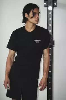 Спортивные шорты 2 в 1 средней длины из ткани drymove H&M, черный