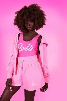 Спортивные шорты с принтом барби Boohoo, розовый