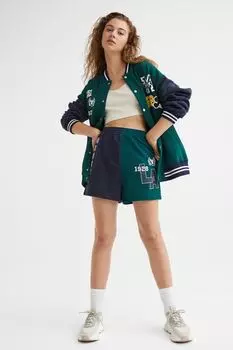 Спортивные шорты с принтом H&amp;M, темно-зеленый/микки маус
